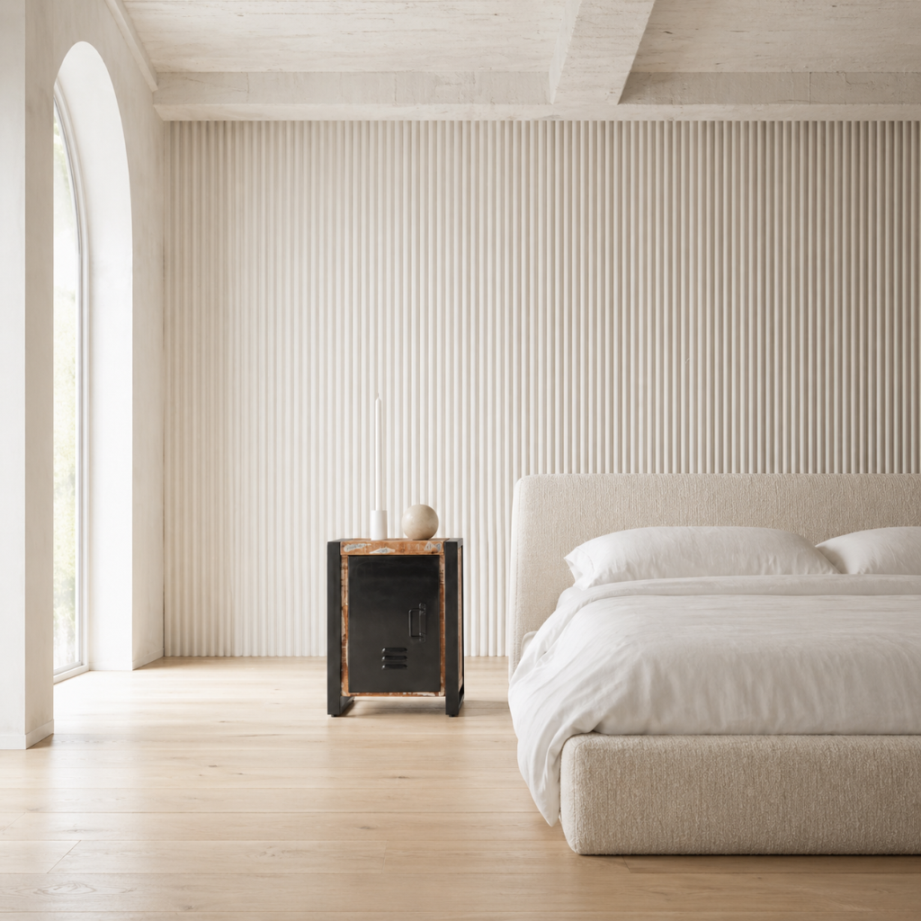 Texture bois recuperation peint sur table de chevet multicolore - patine coloree chambre